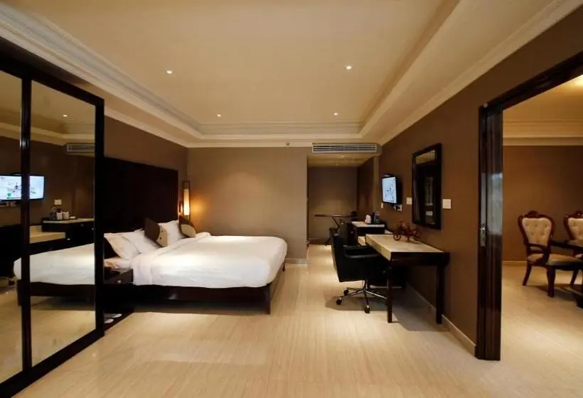 スイート, Park Residency