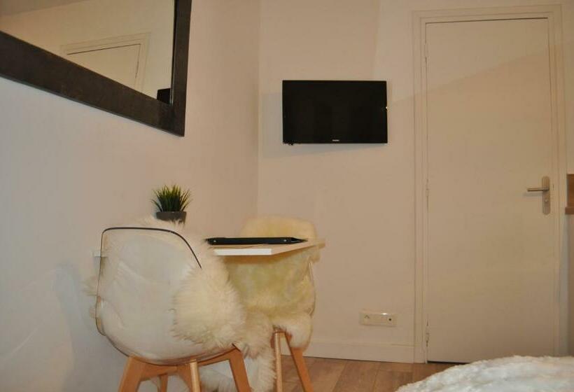 استودیوی سوپریور, Victoria's House