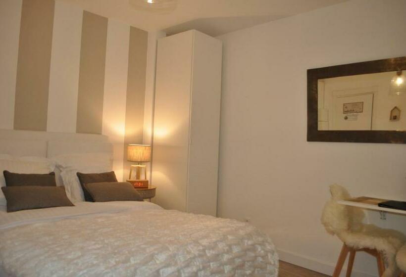 استودیوی سوپریور, Victoria's House