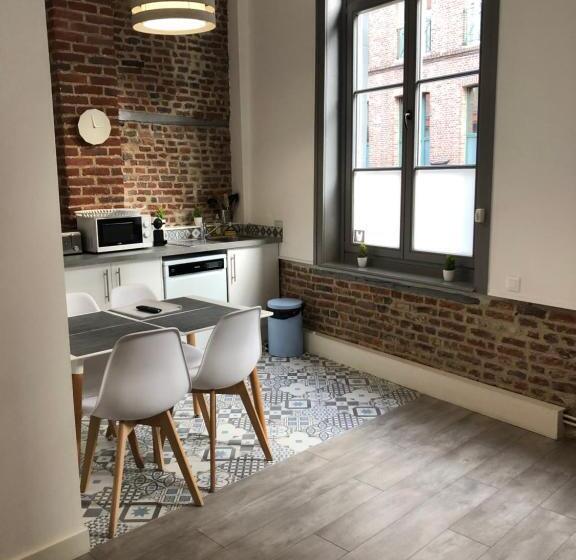 آپارتمان 1 خوابه, Victoria's House