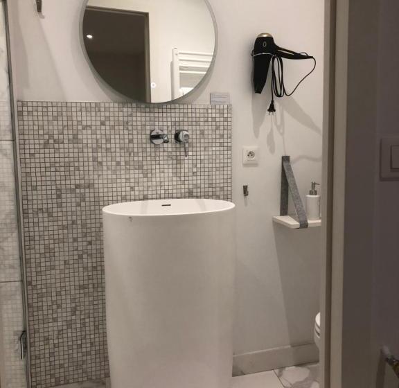 آپارتمان 1 خوابه همکف, Victoria's House