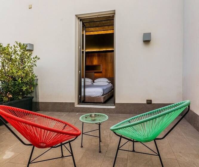 Полулюкс, Gasometer Urban Suites