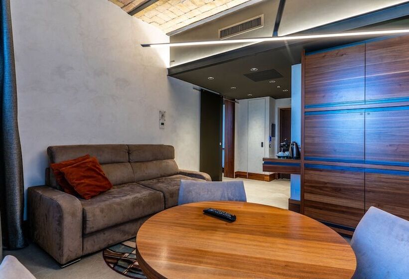 Президентский Люкс, Gasometer Urban Suites