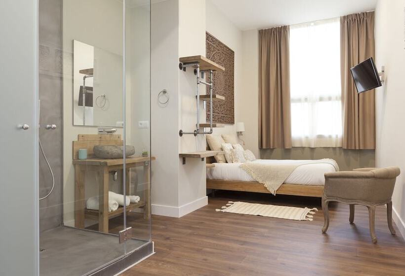 اتاق استاندارد, Radha