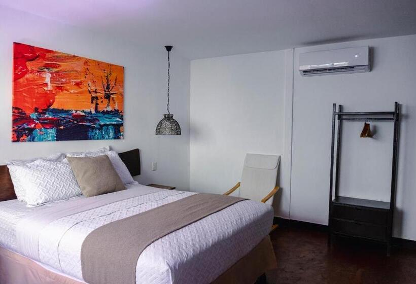 اتاق لوکس, Juayua