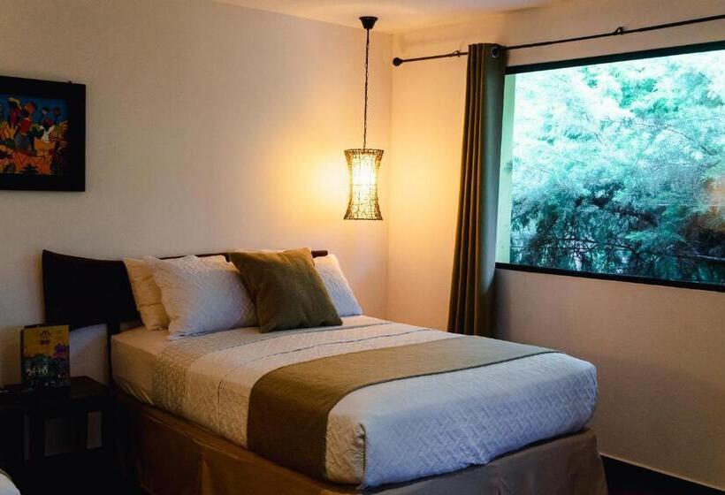 اتاق لوکس با بالکن, Juayua