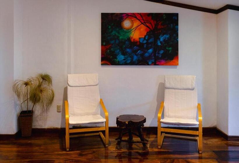 اتاق لوکس خانوادگی, Juayua