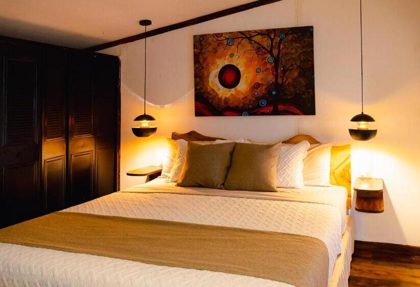 اتاق لوکس خانوادگی, Juayua