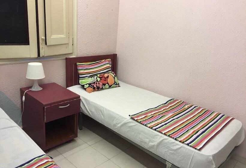 اتاق استاندارد با سرویس بهداشتی مشترک, Fun And Sun Center 2
