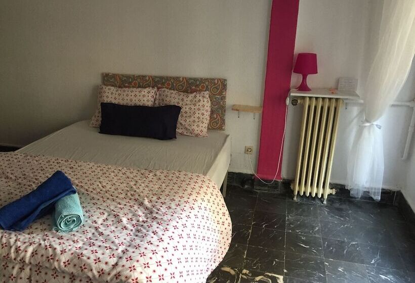 اتاق استاندارد با سرویس بهداشتی مشترک, Fun And Sun Center 2