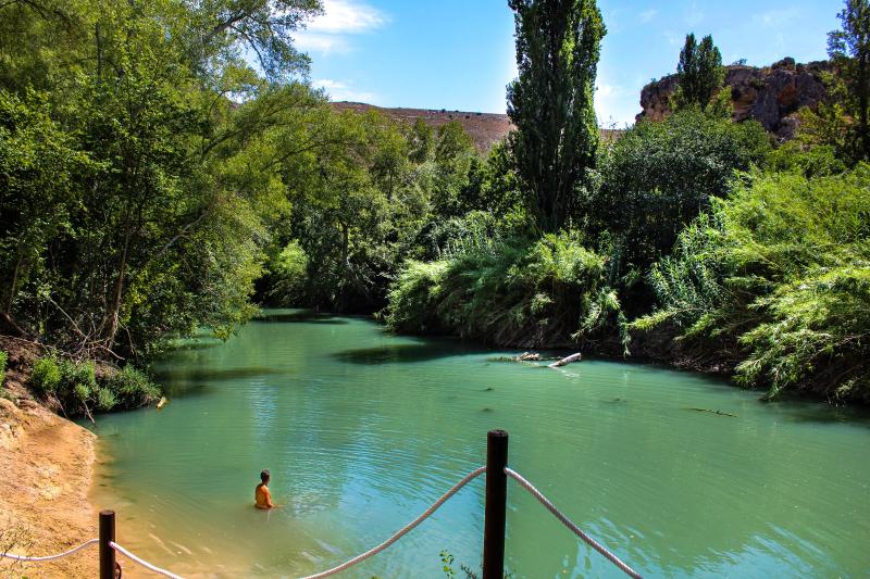 جناح ديلوكس, Xuq Lomas De Ruvira
