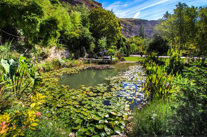 جناح ديلوكس, Xuq Lomas De Ruvira