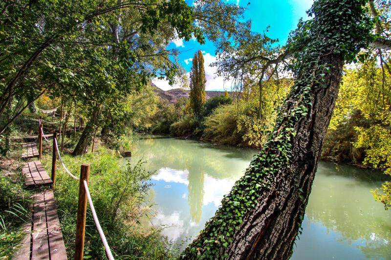 جناح ديلوكس, Xuq Lomas De Ruvira