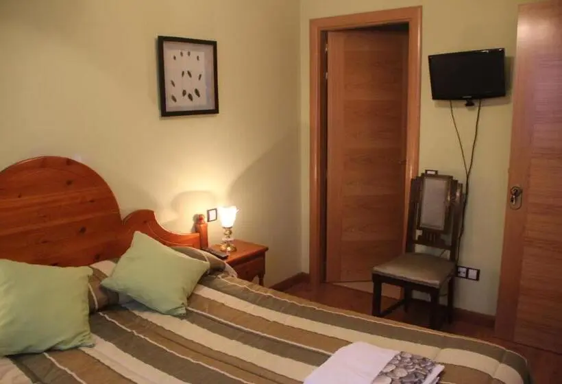 Standardrum, Hostal Maury