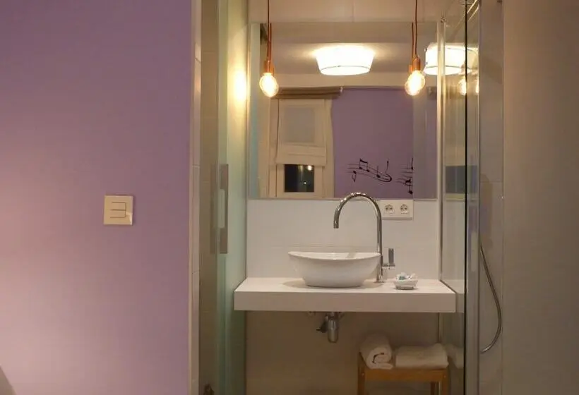 اتاق استاندارد یک نفره, Bilbao Art Lodge Staynnapartments