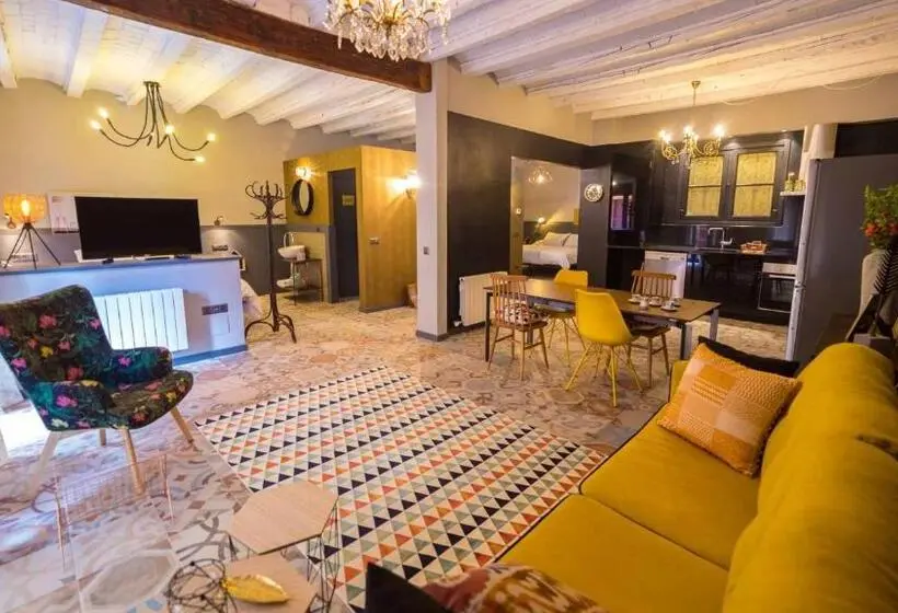 اتاق استاندارد, Groc Rooms