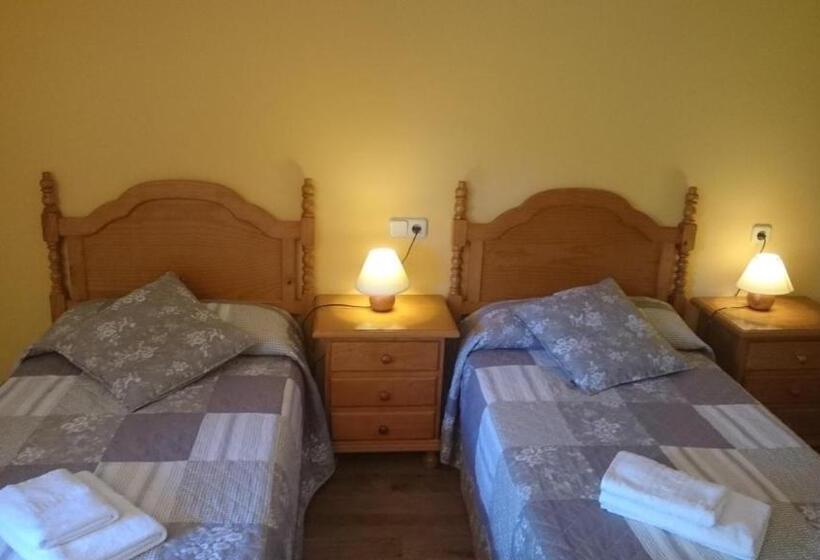 Standard Room Shared Bathroom, Hostatgeria Falgars