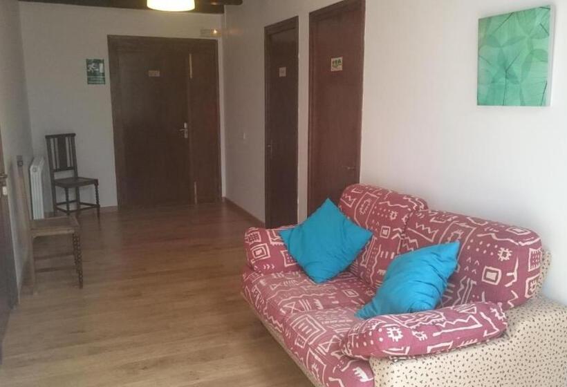 Standard Room Shared Bathroom, Hostatgeria Falgars