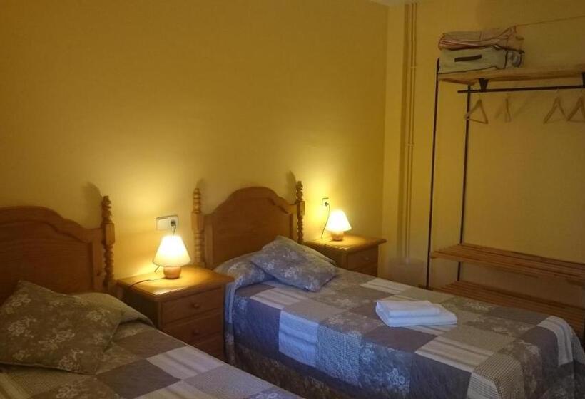 Standard Room Shared Bathroom, Hostatgeria Falgars