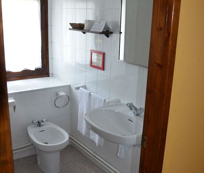 Standard Room Shared Bathroom, Hostatgeria Falgars