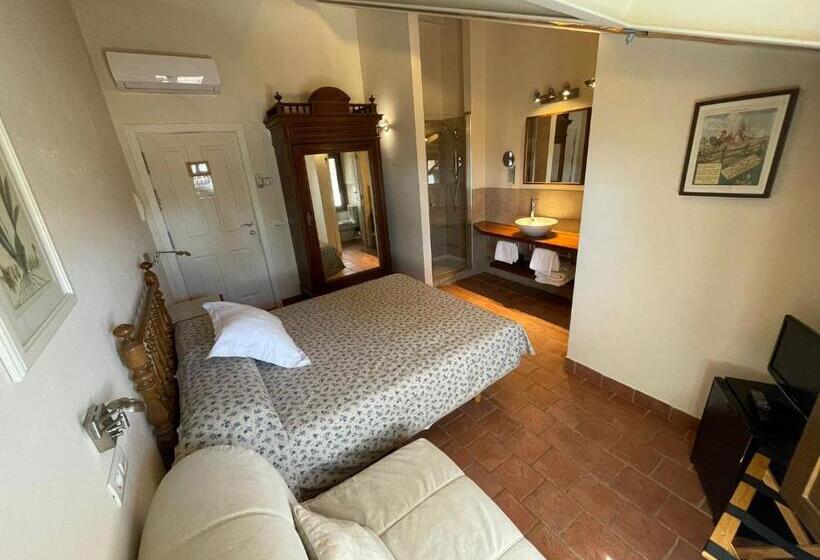 标准间, Torre Alta De Ram