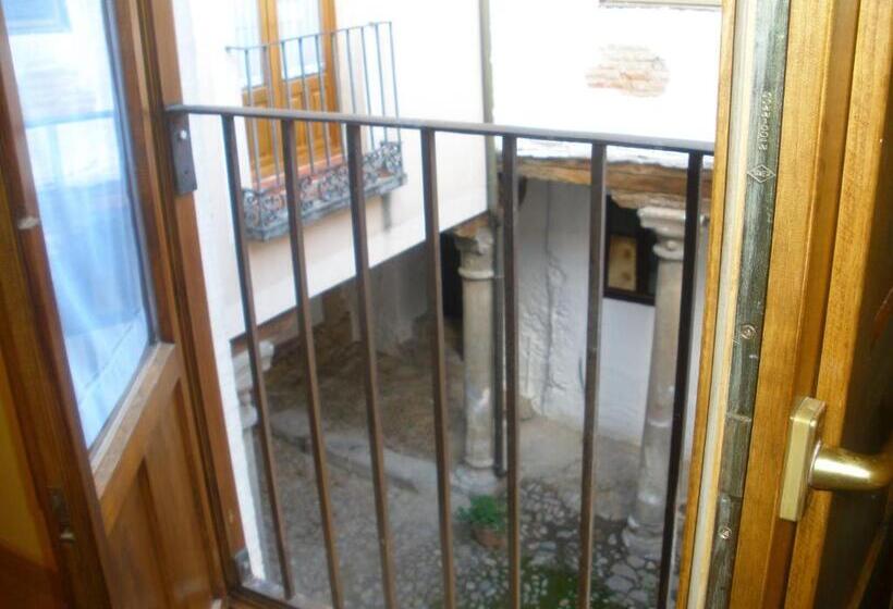 اتاق استاندارد یک نفره, Hospedaje La Judería