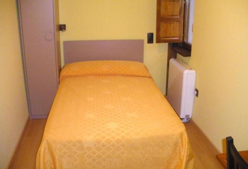 اتاق استاندارد یک نفره, Hospedaje La Judería