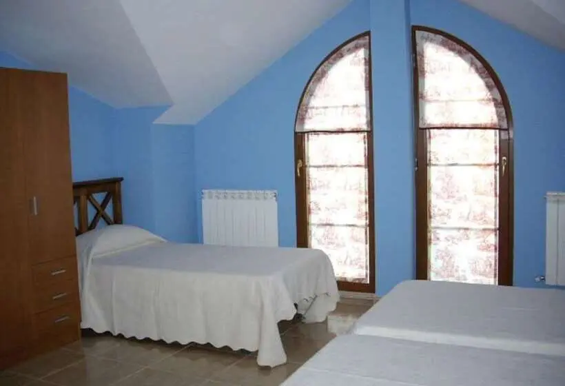 スタンダードトリプルルーム, Hostal Catalina De Austria