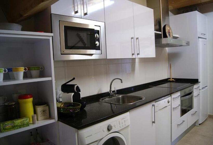 스탠다드 트리플 룸, Hostal Peñacárdena