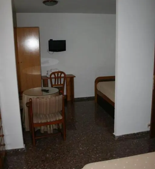 اتاق خانوادگی, Hostal Puente De Piedra
