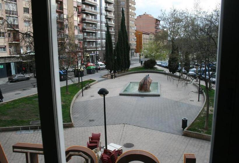 Семейный Номер, Hostal Puente De Piedra