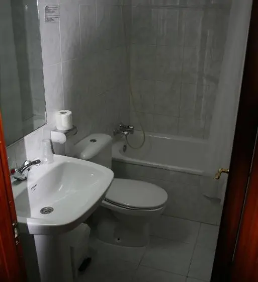 اتاق خانوادگی, Hostal Puente De Piedra