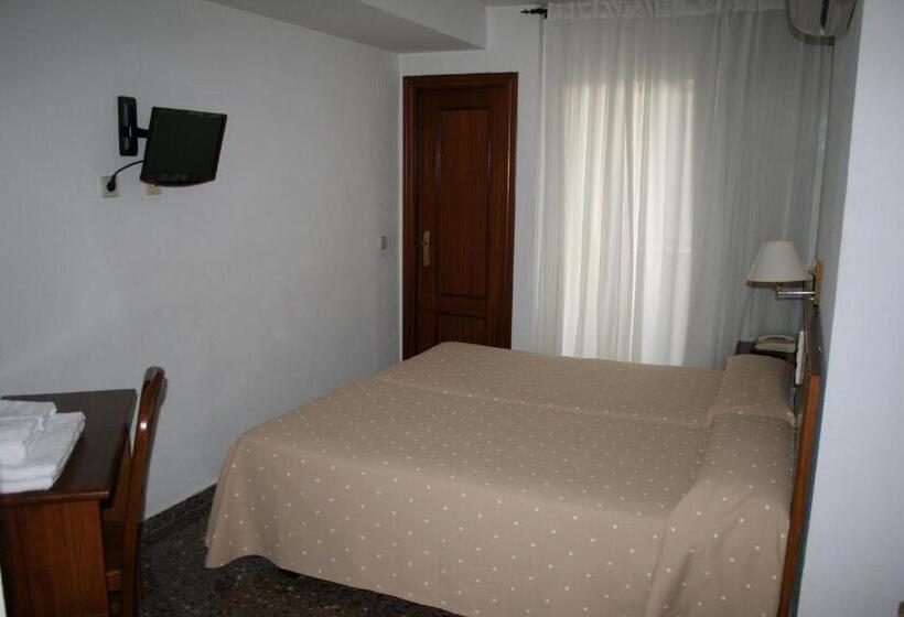 Номер Стандарт, Hostal Puente De Piedra