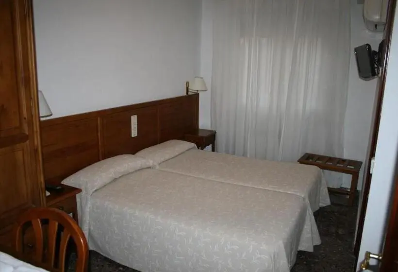 اتاق استاندارد, Hostal Puente De Piedra