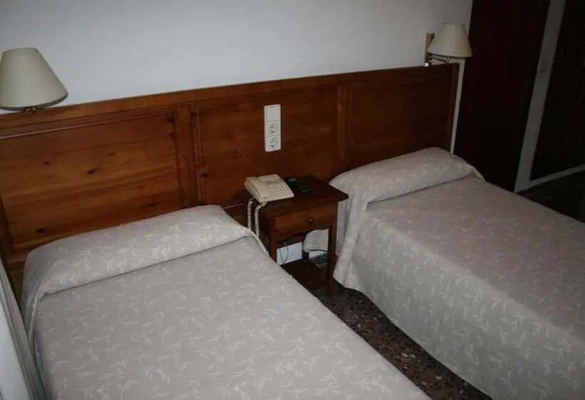 اتاق استاندارد, Hostal Puente De Piedra