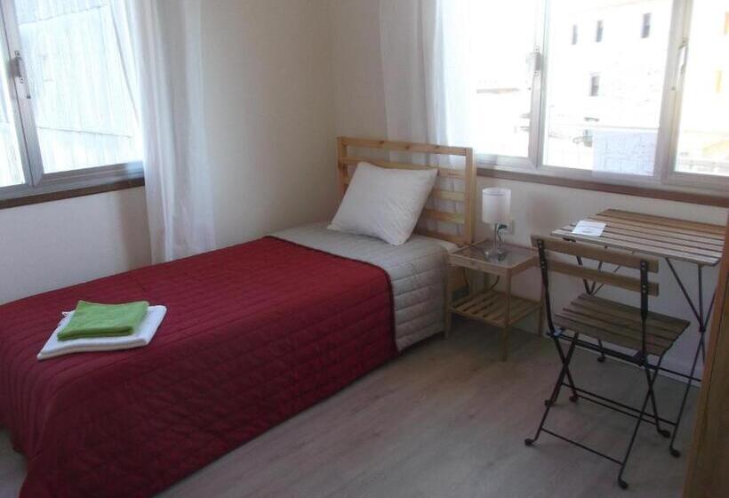 غرفة قياسية فردية حمام مشترك, O Cabalo Verde