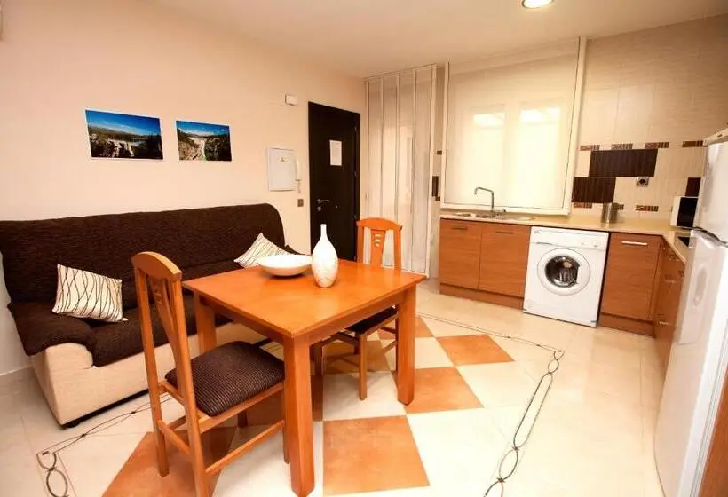 スタンダードスタジオ, Apartahotel Al Alba
