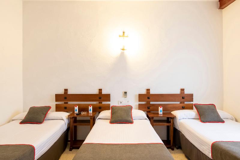 Номер Стандарт Трехместный, Hostal Santiago