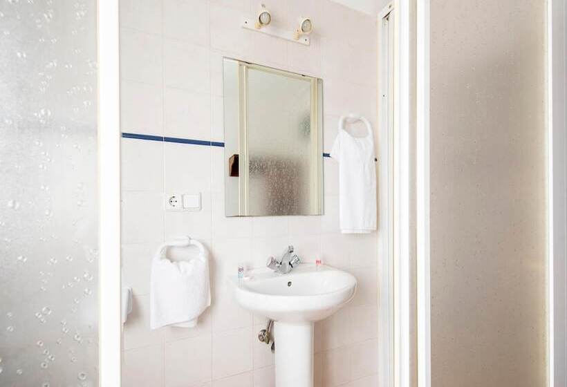 스탠다드 트리플 룸, Hostal Santiago