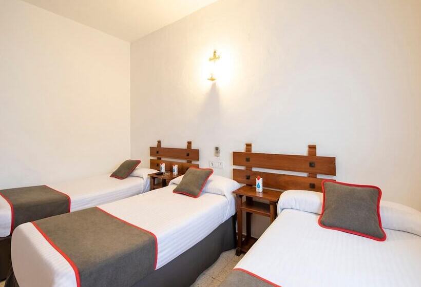Номер Стандарт Трехместный, Hostal Santiago