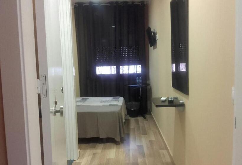 스탠다드 룸 더블 침대, Pensión Avenida