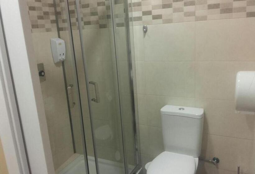 스탠다드 룸 더블 침대, Pensión Avenida