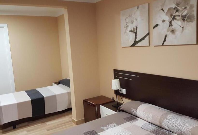 스탠다드 트리플 룸, Pensión Avenida