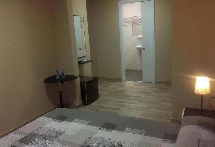 수피리어 룸, Pensión Avenida