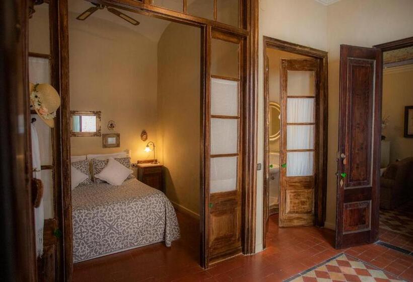 اتاق لوکس, Hostalet Dels Indians