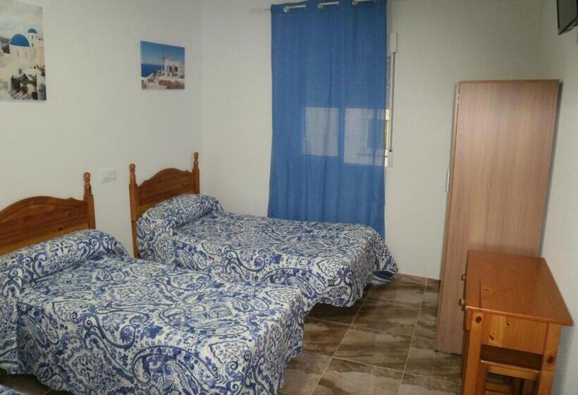 标准三人间, Nuestra Señora Del Rosario