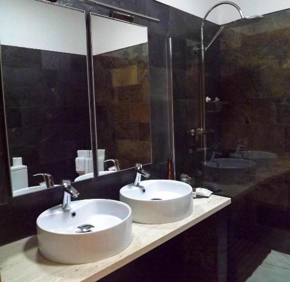 اتاق استاندارد با چشمانداز استخر, Dh Country House