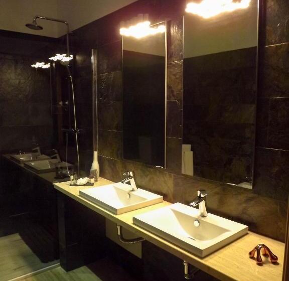 اتاق استاندارد با چشمانداز استخر, Dh Country House