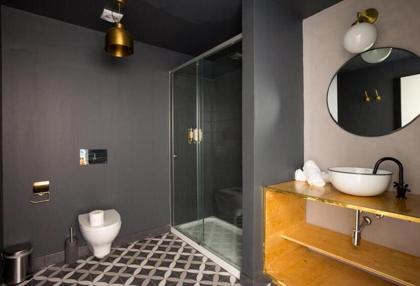 اتاق لوکس, Selina Secret Garden Lisbon