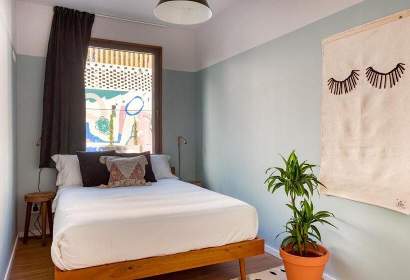 اتاق پایه با سرویس بهداشتی مشترک, Selina Secret Garden Lisbon